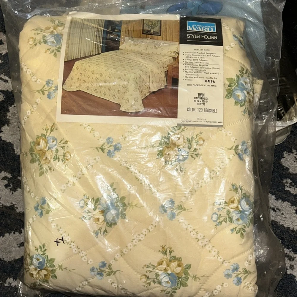 NWT Vintage Mid Century Modern Montgomery Ward Blue Floral Quilted Bedspread